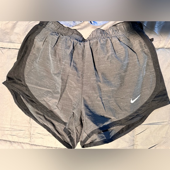 Nike short bundle - Picture 3 of 5